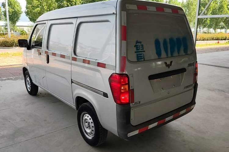 Used Wuling Zhiguang 2020 1.2L Van Utility Model China VI Emission Standard 2 Seats LSI Rear Left 45 Deg