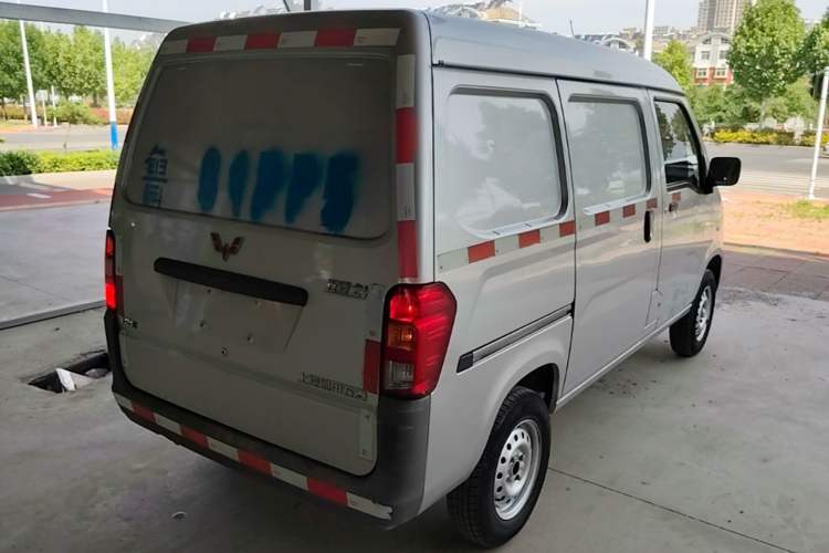 Used Wuling Zhiguang 2020 1.2L Van Utility Model China VI Emission Standard 2 Seats LSI Rear Right 45 Deg