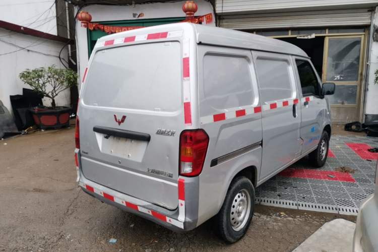 Used Wuling Zhiguang 2020 1.2L Van Utility Model China VI Emission Standard 2 Seats LSI Rear Right 45 Deg