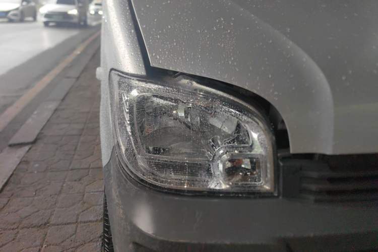 Used Wuling Zhiguang 2020 1.2L Practical Model China VI LSI Right Front Headlight