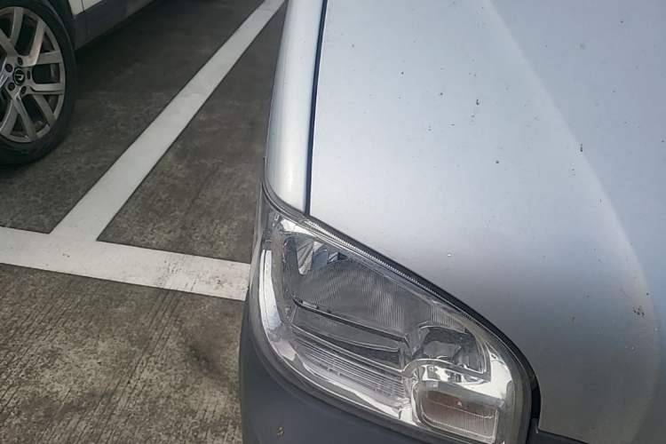 Used Wuling Zhiguang 2020 1.2L Practical Model China VI LSI Right Front Headlight