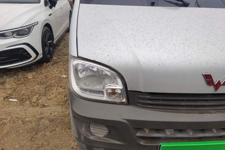 Used Wuling Zhiguang 2020 1.2L Practical Model China VI LSI Right Front Headlight
