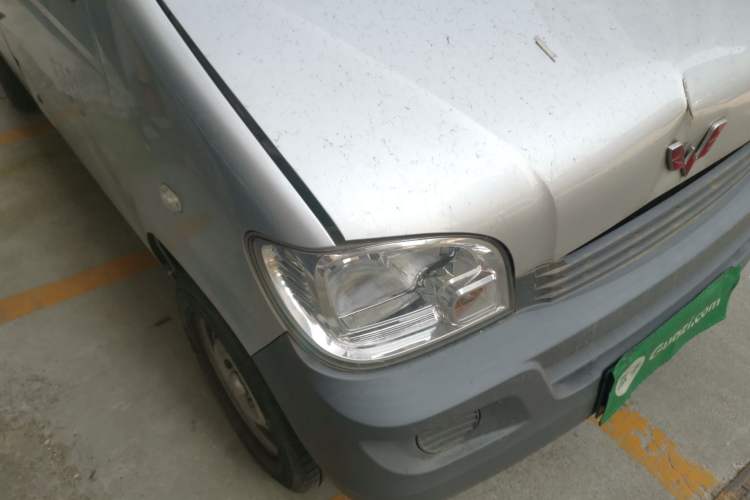Used Wuling Zhiguang 2020 1.2L Practical Model China VI LSI Right Front Headlight