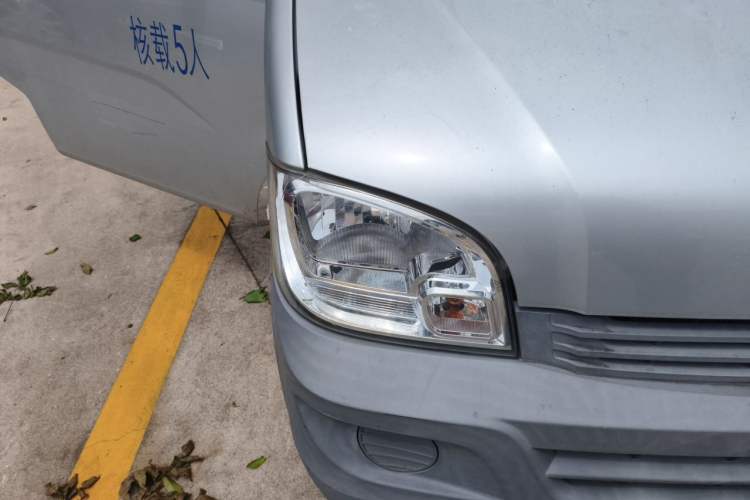 Used Wuling Zhiguang 2020 1.2L Practical Model China VI LSI Right Front Headlight