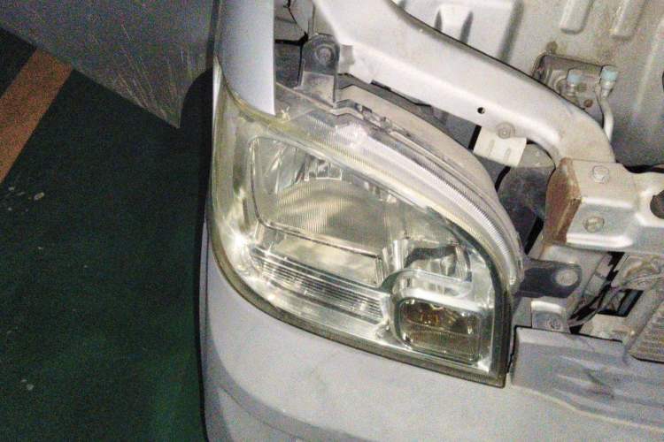 Used Wuling Zhiguang 2020 1.2L Practical Model China VI LSI Right Front Headlight