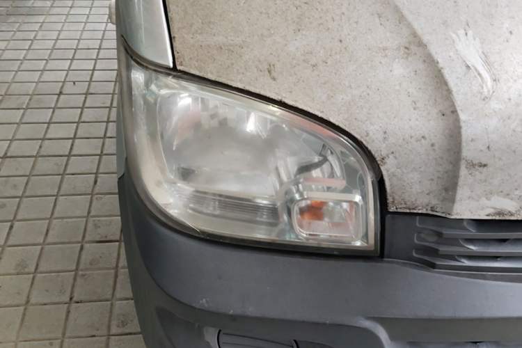 Used Wuling Zhiguang 2020 1.2L Practical Model China VI LSI Right Front Headlight