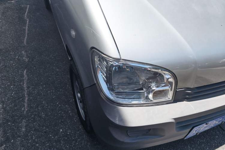 Used Wuling Zhiguang 2020 1.2L Practical Model China VI LSI Right Front Headlight