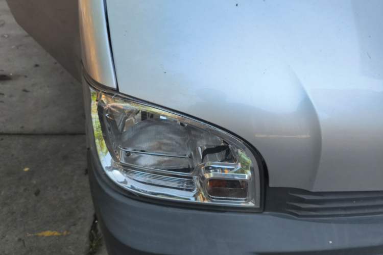 Used Wuling Zhiguang 2020 1.2L Practical Model China VI LSI Right Front Headlight