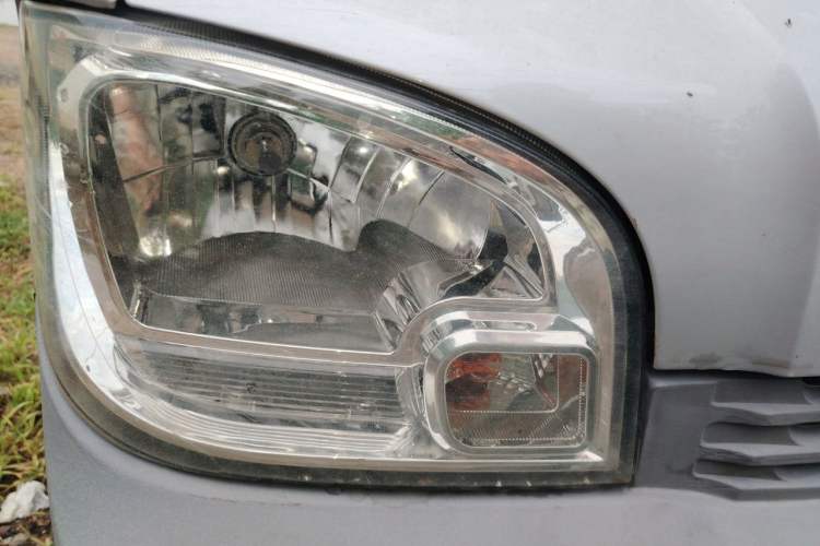 Used Wuling Zhiguang 2020 1.2L Practical Model China VI LSI Right Front Headlight