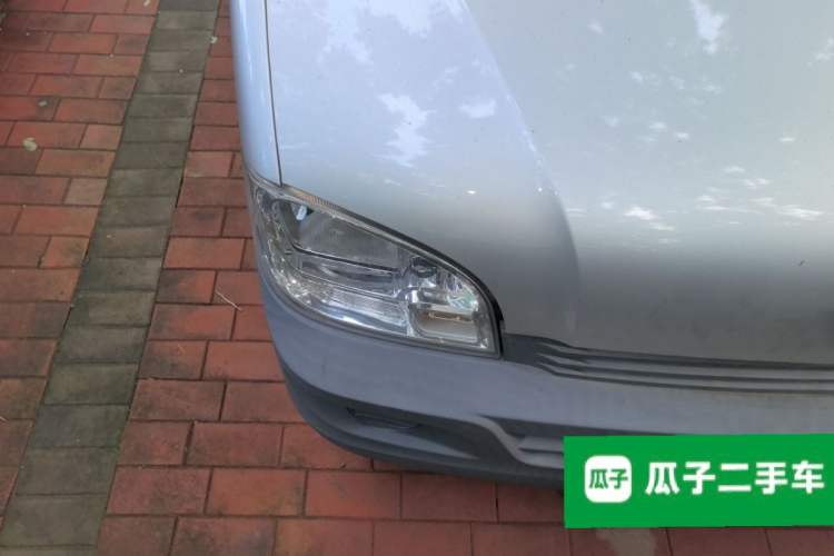 Used Wuling Zhiguang 2020 1.2L Van Utility Model China VI Emission Standard 2 Seats LSI Right Front Headlight