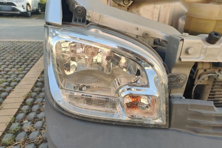 Used Wuling Zhiguang 2020 1.2L Practical Model China VI LSI Right Front Headlight