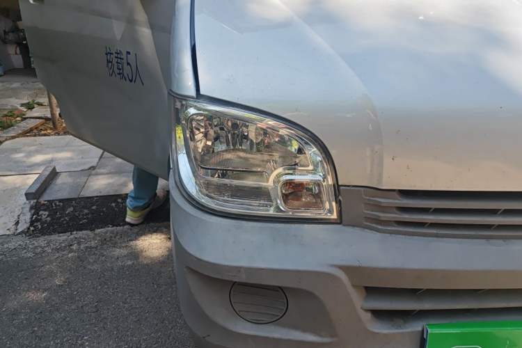 Used Wuling Zhiguang 2020 1.2L Practical Model China VI LSI Right Front Headlight