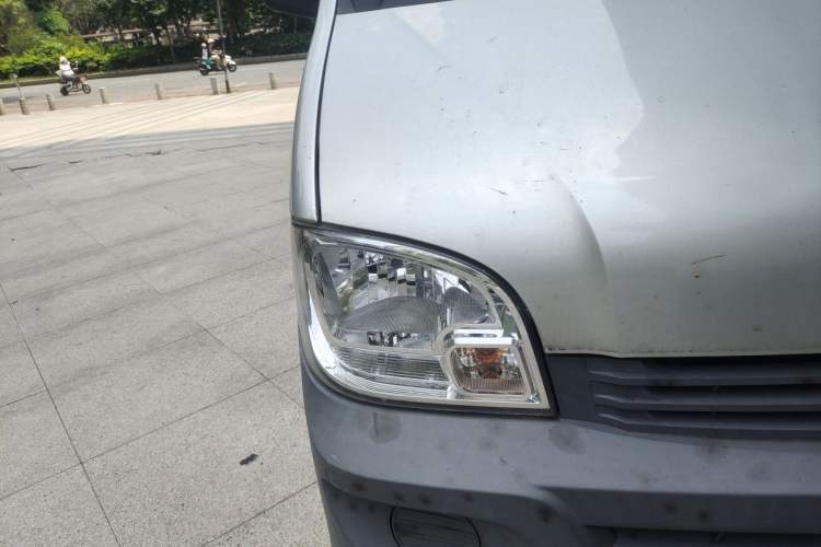 Used Wuling Zhiguang 2020 1.2L Practical Model China VI LSI Right Front Headlight