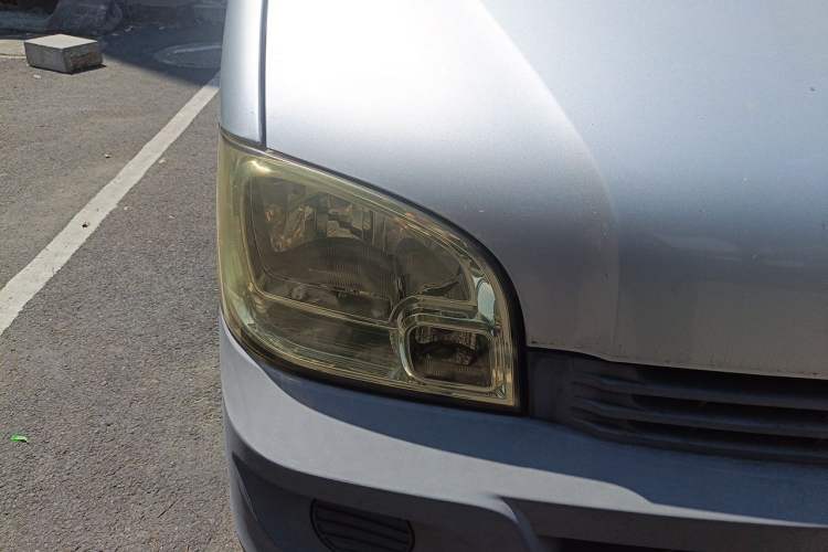 Used Wuling Zhiguang 2020 1.2L Practical Model China VI LSI Right Front Headlight