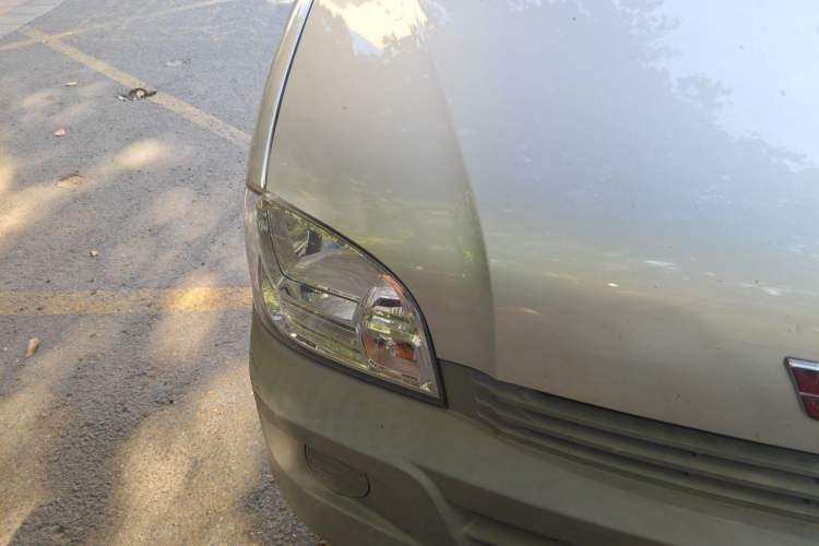 Used Wuling Zhiguang 2020 1.2L Practical Model China VI LSI Right Front Headlight