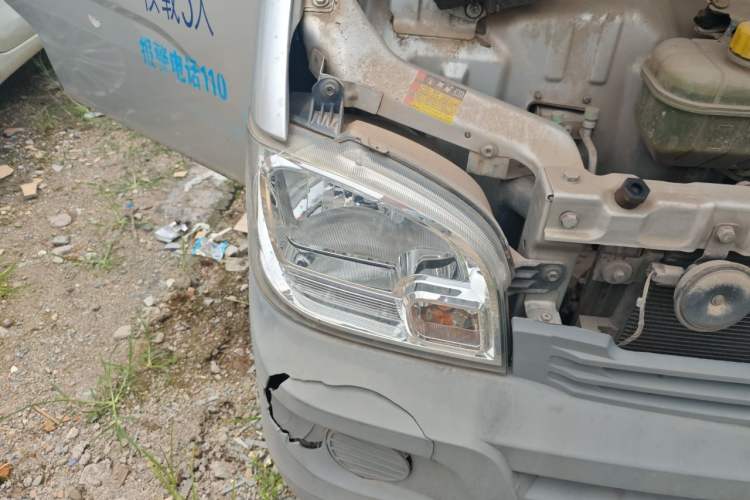 Used Wuling Zhiguang 2020 1.2L Practical Model China VI LSI Right Front Headlight