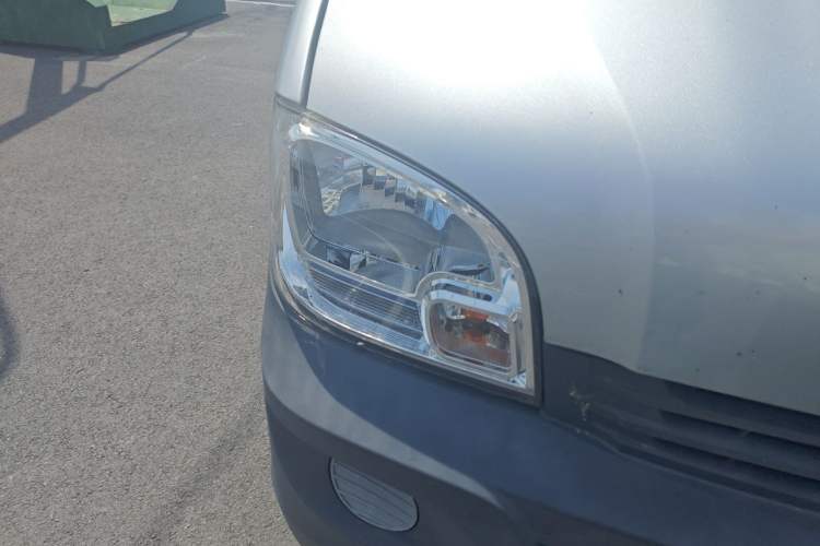 Used Wuling Zhiguang 2020 1.2L Practical Model China VI LSI Right Front Headlight