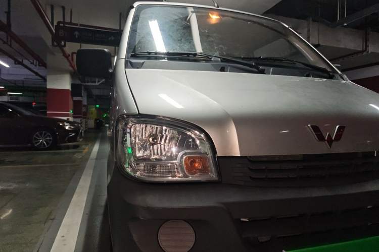 Used Wuling Zhiguang 2020 1.2L Practical Model China VI LSI Right Front Headlight