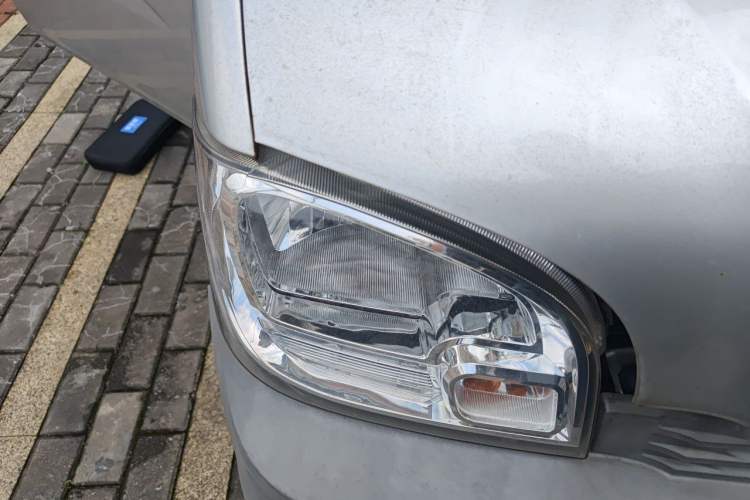 Used Wuling Zhiguang 2020 1.2L Practical Model China VI LSI Right Front Headlight