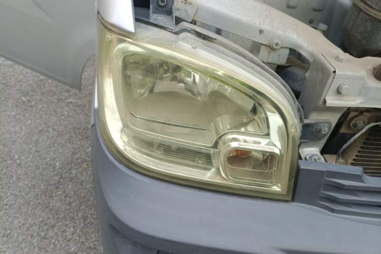 Used Wuling Zhiguang 2020 1.2L Practical Model China VI LSI Right Front Headlight