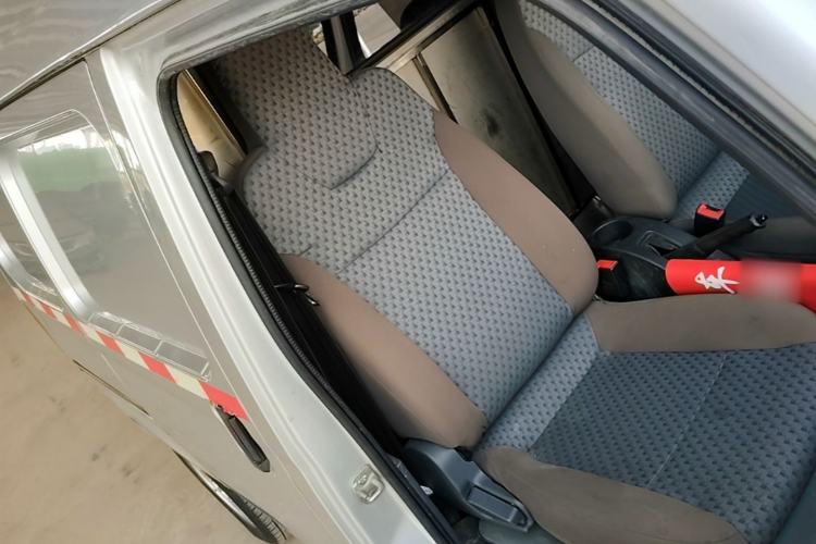 Used Wuling Zhiguang 2020 1.2L Van Utility Model China VI Emission Standard 2 Seats LSI Right Front Seat