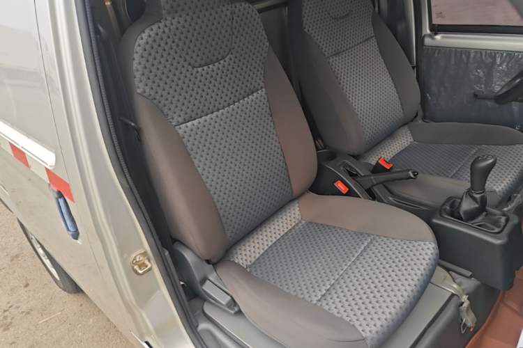 Used Wuling Zhiguang 2020 1.2L Van Utility Model China VI Emission Standard 2 Seats LSI Right Front Seat