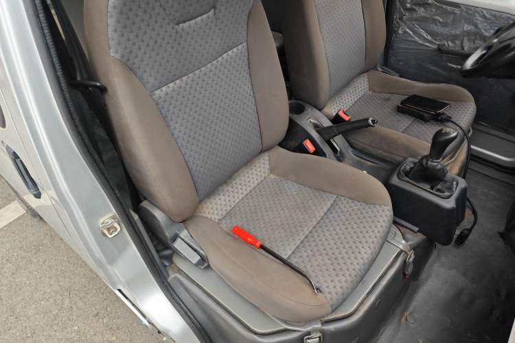 Used Wuling Zhiguang 2020 1.2L Practical Model China VI LSI Right Front Seat