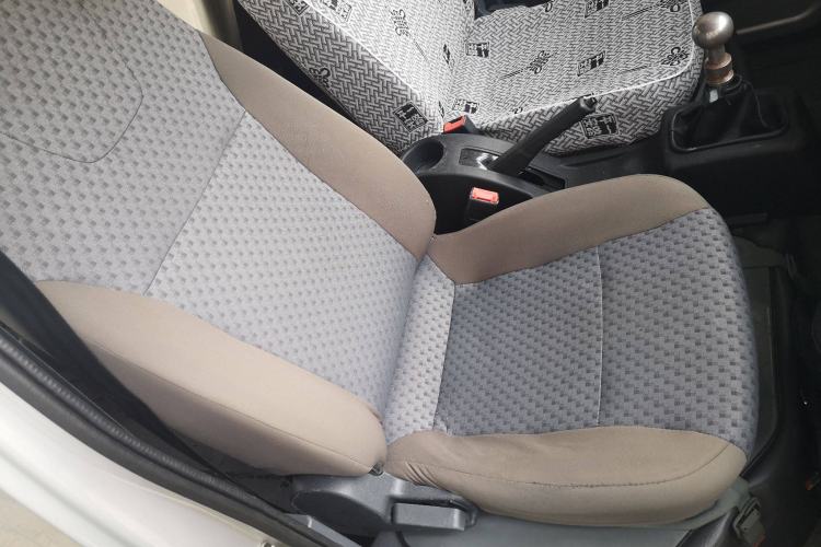 Used Wuling Zhiguang 2020 1.2L Practical Model China VI LSI Right Front Seat