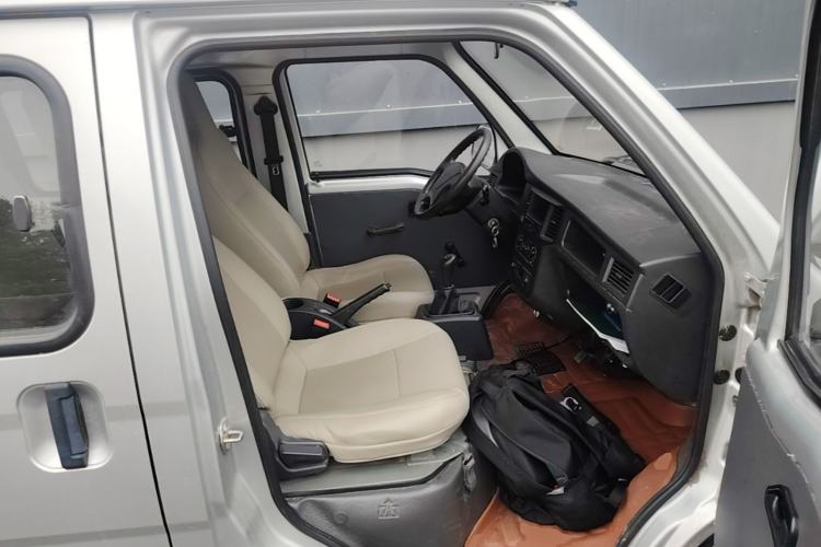 Used Wuling Zhiguang 2020 1.2L Practical Model China VI LSI Right Front Seat