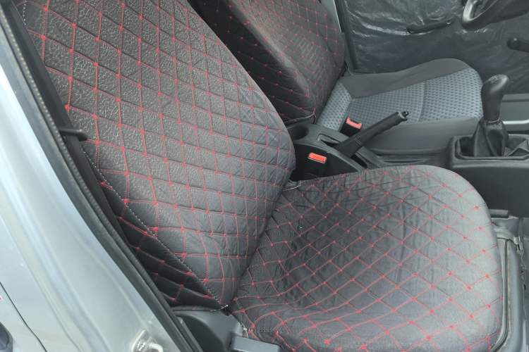 Used Wuling Zhiguang 2020 1.2L Van Utility Model China VI Emission Standard 2 Seats LSI Right Front Seat