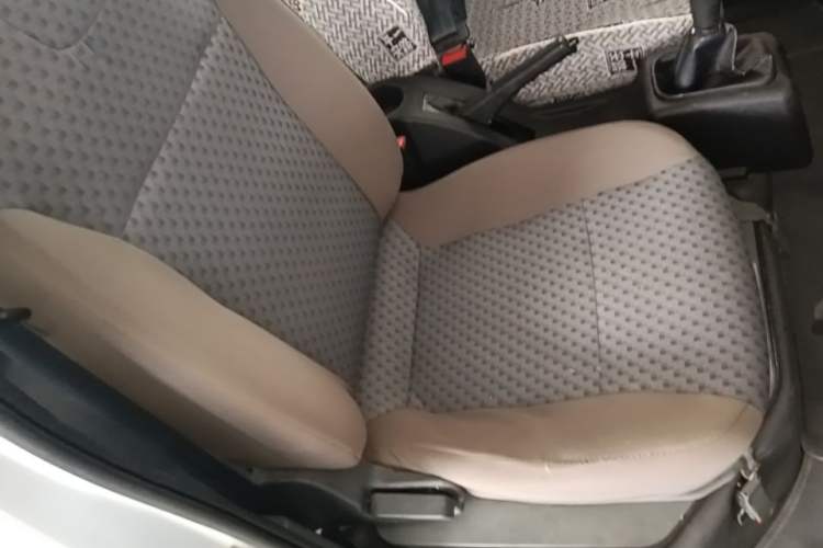 Used Wuling Zhiguang 2020 1.2L Practical Model China VI LSI Right Front Seat
