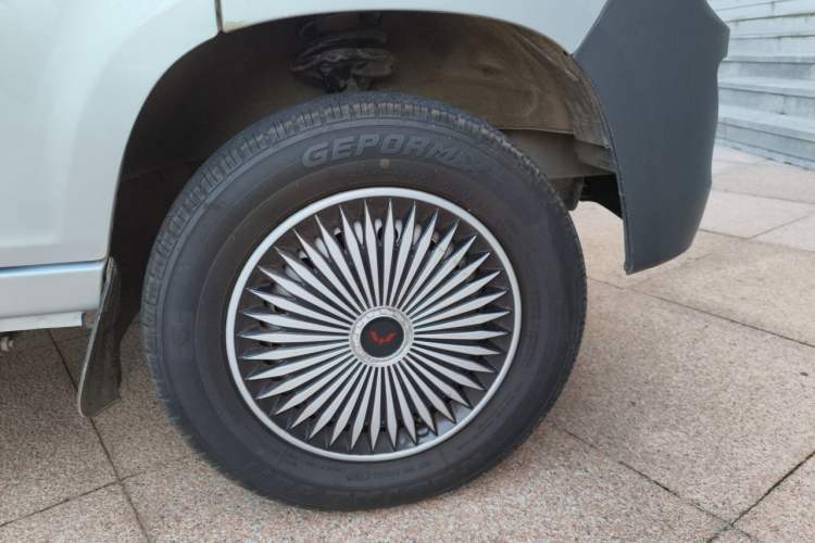 Used Wuling Zhiguang 2020 1.2L Practical Model China VI LSI Right Front Wheel Hub