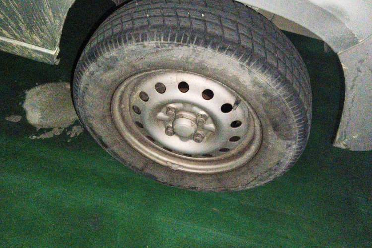 Used Wuling Zhiguang 2020 1.2L Practical Model China VI LSI Right Front Wheel Hub