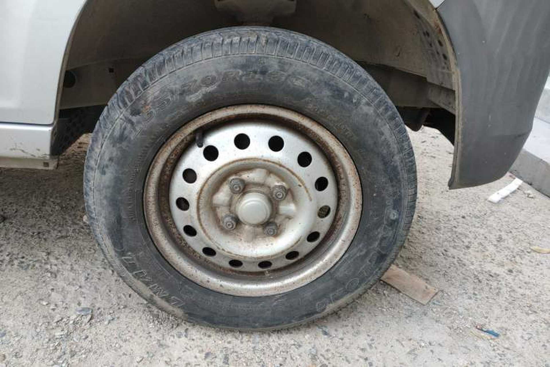 Used Wuling Zhiguang 2020 1.2L Practical Model China VI LSI Right Front Wheel Hub