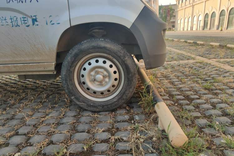 Used Wuling Zhiguang 2020 1.2L Practical Model China VI LSI Right Front Wheel Hub