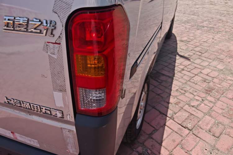 Used Wuling Zhiguang 2020 1.2L Van Utility Model China VI Emission Standard 2 Seats LSI Right Rear Taillight