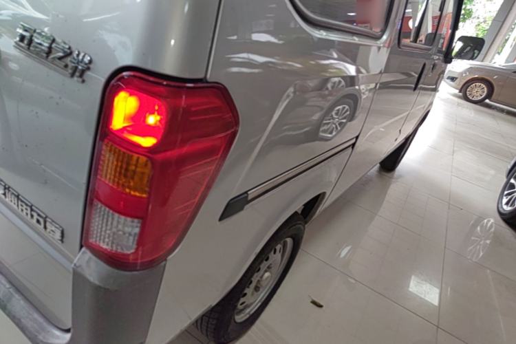 Used Wuling Zhiguang 2020 1.2L Practical Model China VI LSI Right Rear Taillight