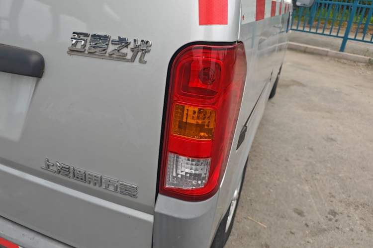 Used Wuling Zhiguang 2020 1.2L Van Utility Model China VI Emission Standard 2 Seats LSI Right Rear Taillight