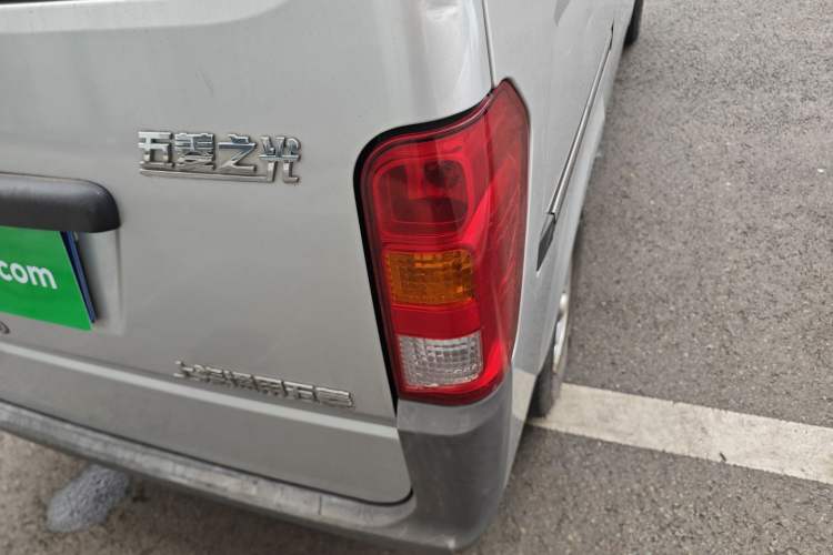 Used Wuling Zhiguang 2020 1.2L Practical Model China VI LSI Right Rear Taillight