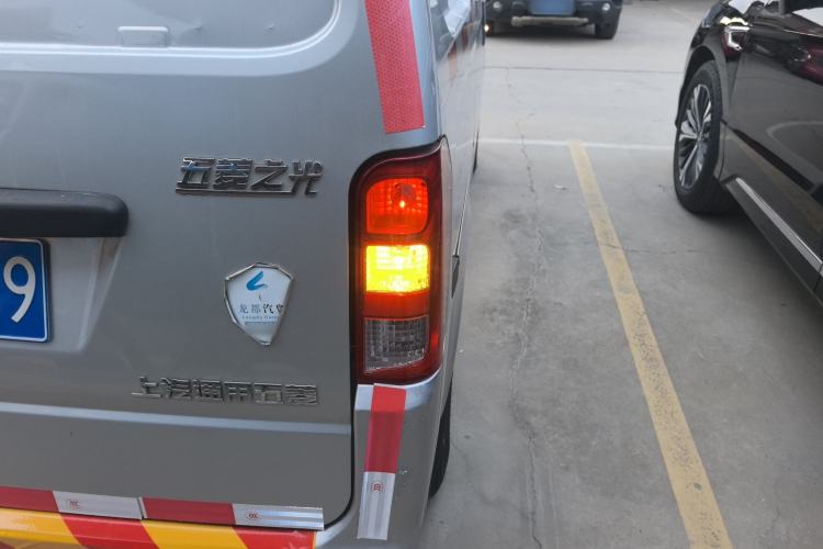 Used Wuling Zhiguang 2020 1.2L Van Utility Model China VI Emission Standard 2 Seats LSI Right Rear Taillight