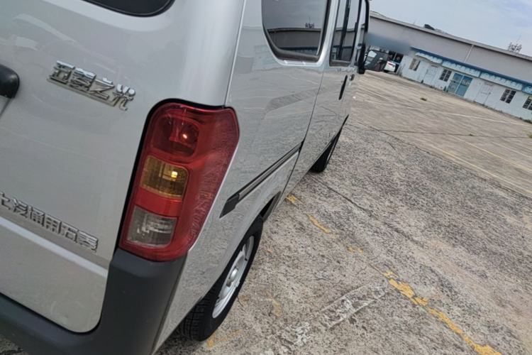 Used Wuling Zhiguang 2020 1.2L Practical Model China VI LSI Right Rear Taillight