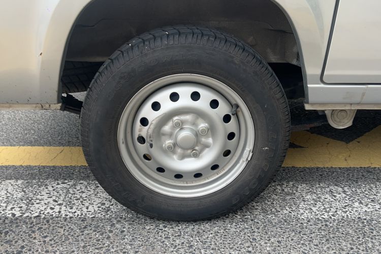Used Wuling Zhiguang 2020 1.2L Practical Model China VI LSI Right Rear Wheel Hub