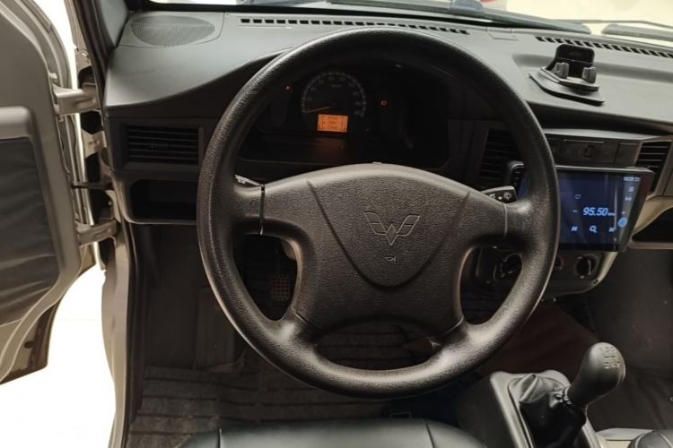 Used Wuling Zhiguang 2020 1.2L Van Utility Model China VI Emission Standard 2 Seats LSI Steering Wheel