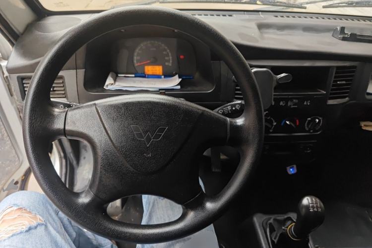 Used Wuling Zhiguang 2020 1.2L Practical Model China VI LSI Steering Wheel