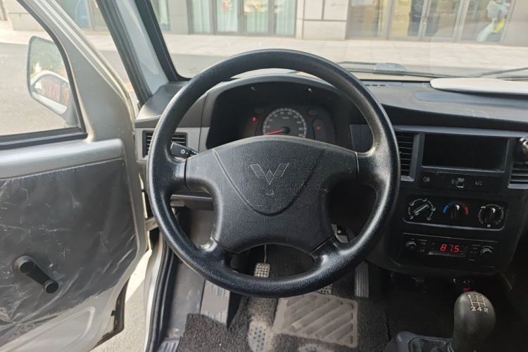 Used Wuling Zhiguang 2020 1.2L Practical Model China VI LSI Steering Wheel