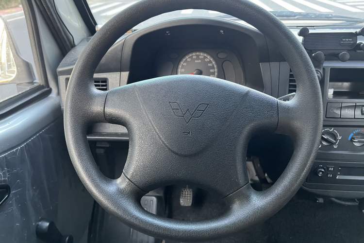 Used Wuling Zhiguang 2020 1.2L Practical Model China VI LSI Steering Wheel