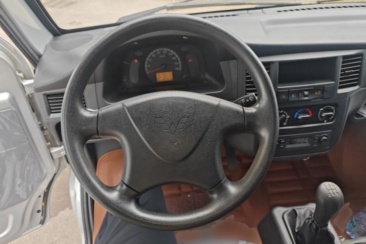 Used Wuling Zhiguang 2020 1.2L Van Utility Model China VI Emission Standard 2 Seats LSI Steering Wheel