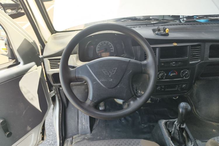 Used Wuling Zhiguang 2020 1.2L Practical Model China VI LSI Steering Wheel