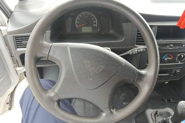 Used Wuling Zhiguang 2020 1.2L Practical Model China VI LSI Steering Wheel