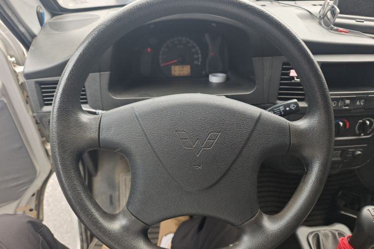 Used Wuling Zhiguang 2020 1.2L Van Utility Model China VI Emission Standard 2 Seats LSI Steering Wheel